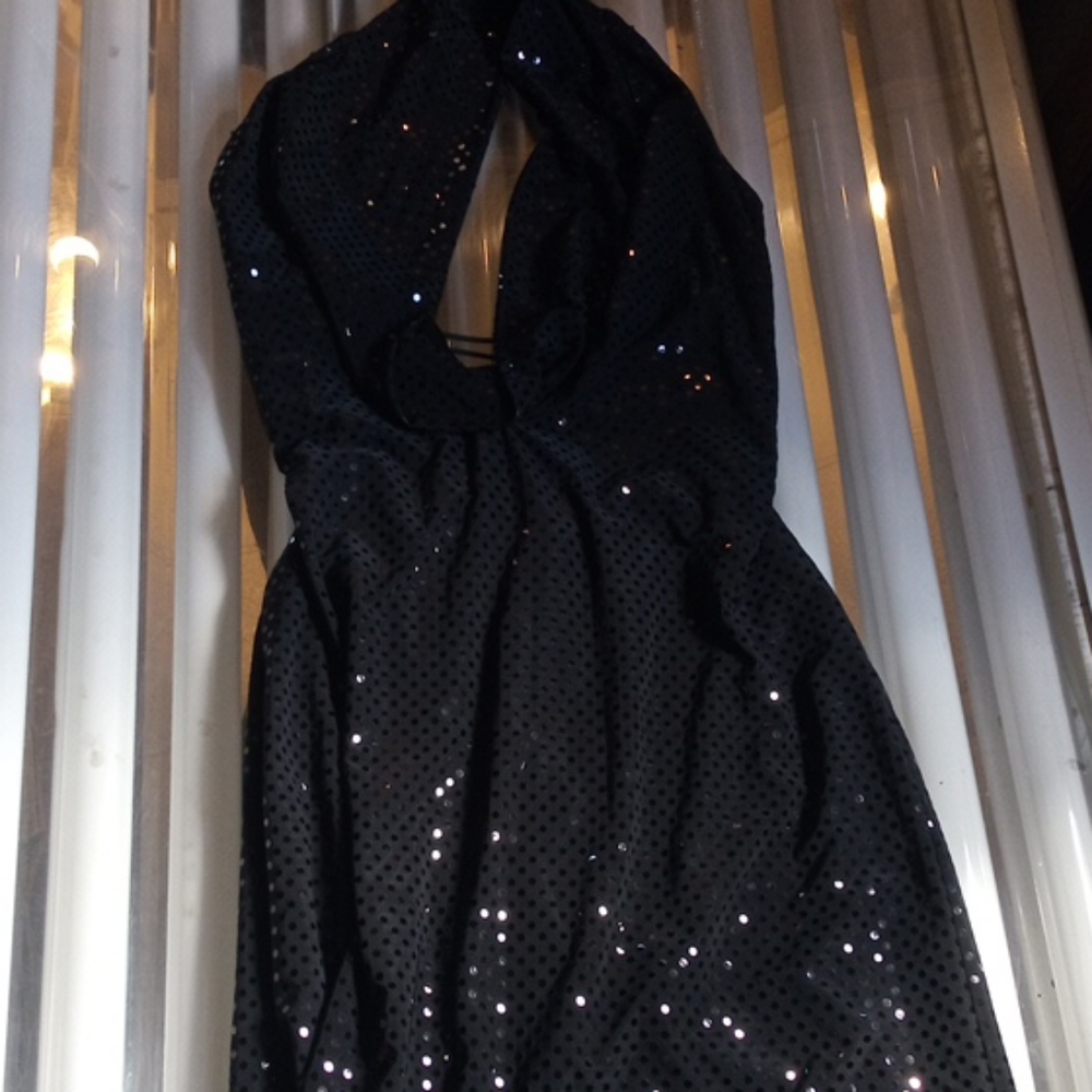 🔥 little black dress, size 4,